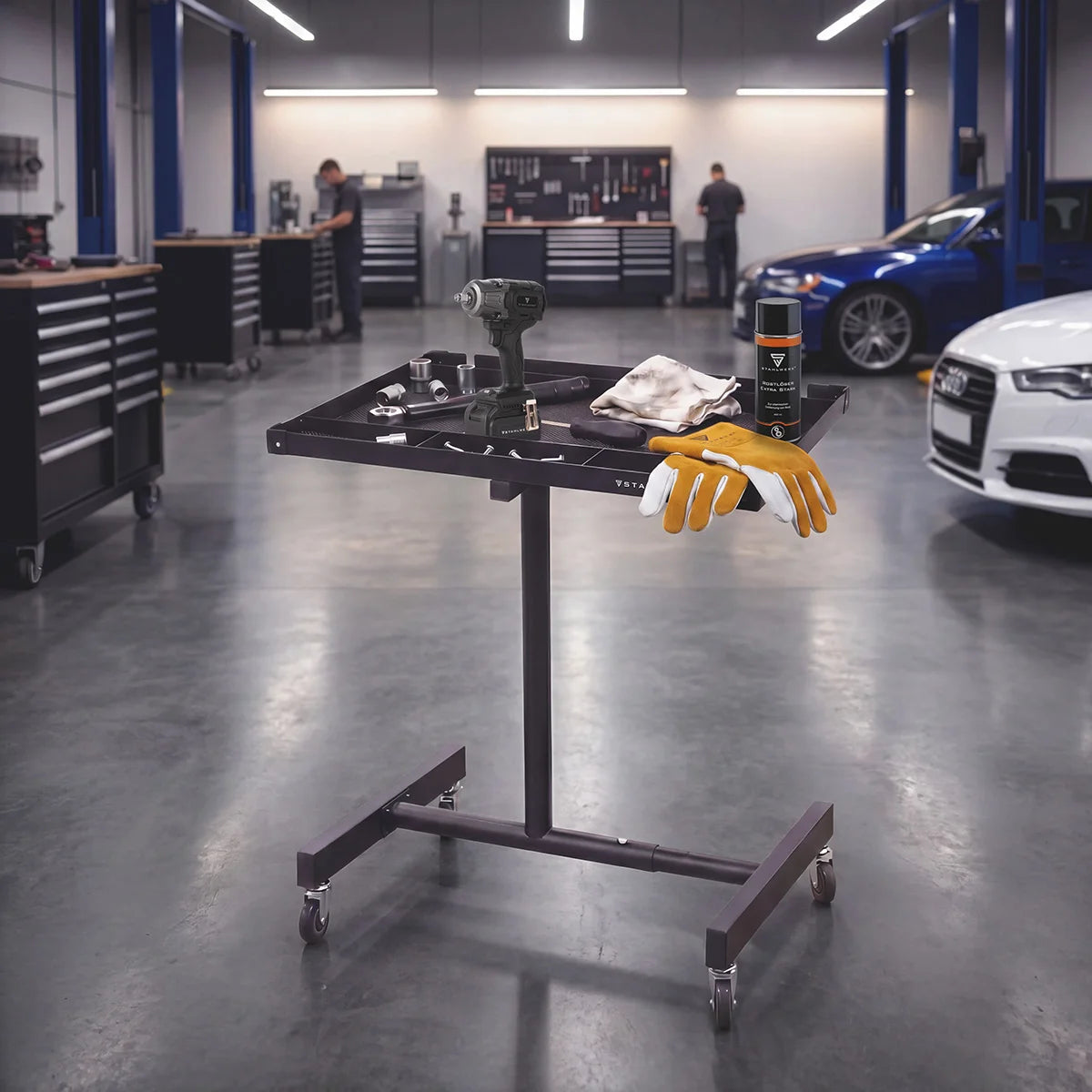 STAHLWERK Kfz-Wartungs- und Montagewagen mit Lenkrollen | Höhenverstellbarer Arbeitstisch | 87,3 – 125 cm | 100 kg Tragkraft | Mobile Werkbank | Ideal für Garage, Werkstatt, Autoreparatur und DIY
