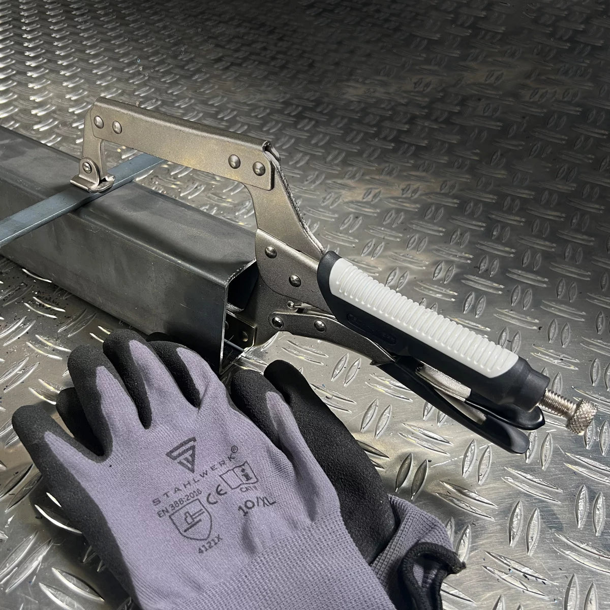 Steelworks Grip-tongs Set 4 pièces | Shape C 6 à 14 pouces | Crampes de serrage rapide | Crampes de serrage | Soudeur-Grip-Pliers en acier hautement allié, y compris le boîtier de transport