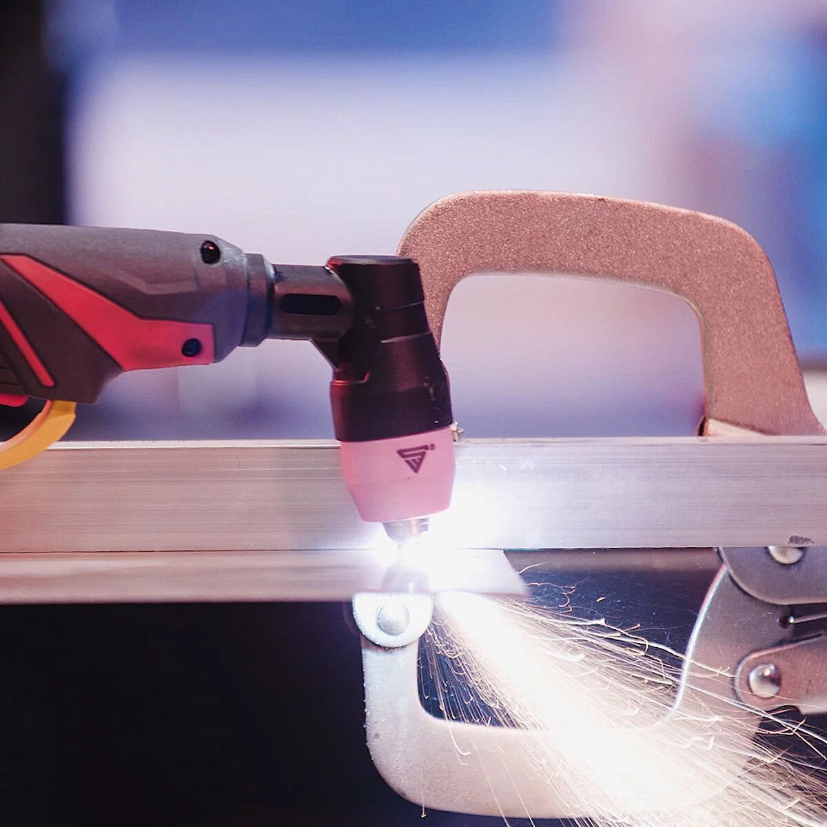 STAHLWERK Schweißgerät CTM-416 Puls Pro 6-in-1 Schutzgas-Schweißgerät | Inverter mit 160 A, Puls-Funktion für Aluminium und 40 A Plasmaschneider CUT | WIG | MIG MAG | PULS | MMA | FLUX