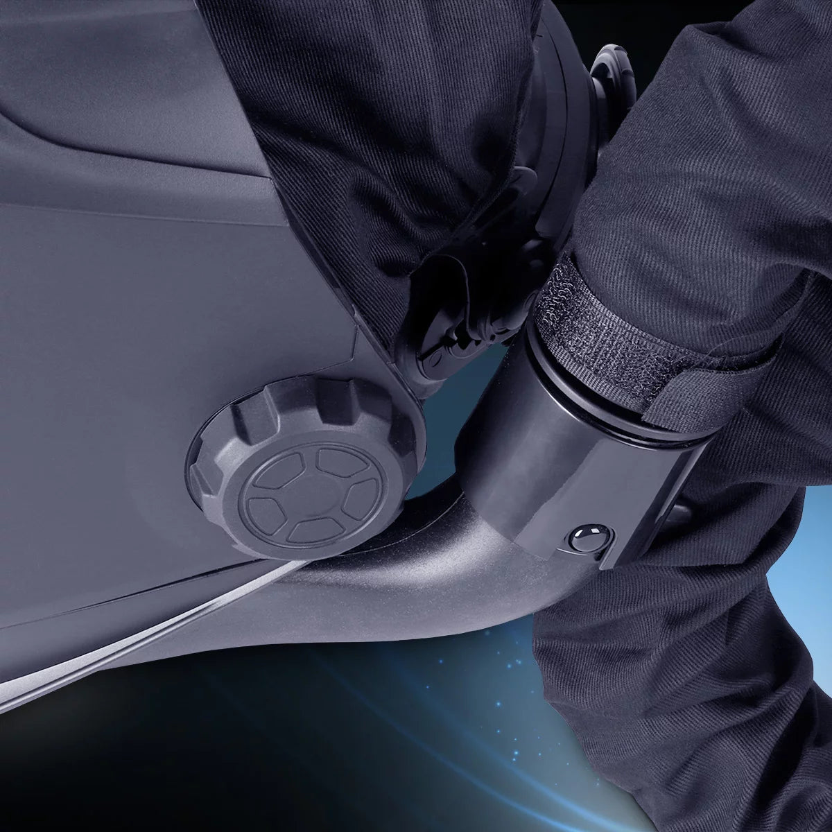 Casco de soldadura automático STAHLWERK 3 en 1 MASTER AIR | Casco de soldadura con suministro de aire fresco | Mando a distancia Bluetooth | Reproducción de color verdadero | Oscurecimiento DIN 4 hasta DIN 14 | Clase óptica 1/1/1/1