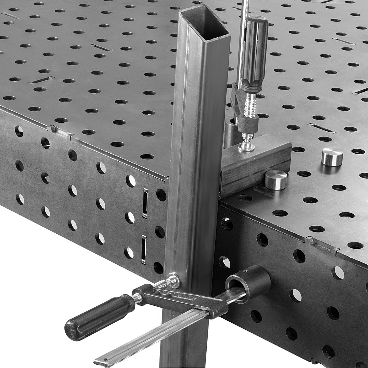 STAHLWERK 3D Schweißtisch WT-100 3D ST mit 1.000 kg Tragkraft, D16 Lochsystem und 6 mm Arbeitsplatte 100 x 80 cm, Montagetisch DIY-Bausatz zum Selbstschweißen aus Carbonstahl mit nivellierbaren Füßen