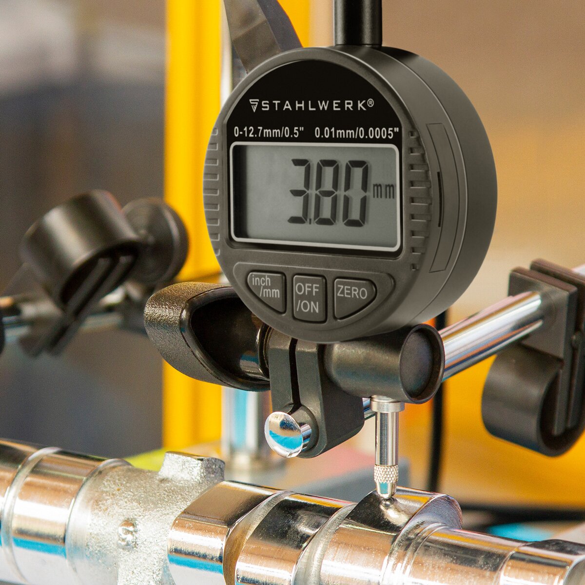 Steelworks Digital dial with 0-12.7 mm (0.5 ") measuring range, measuring button for precision measurements in millimeters and customs