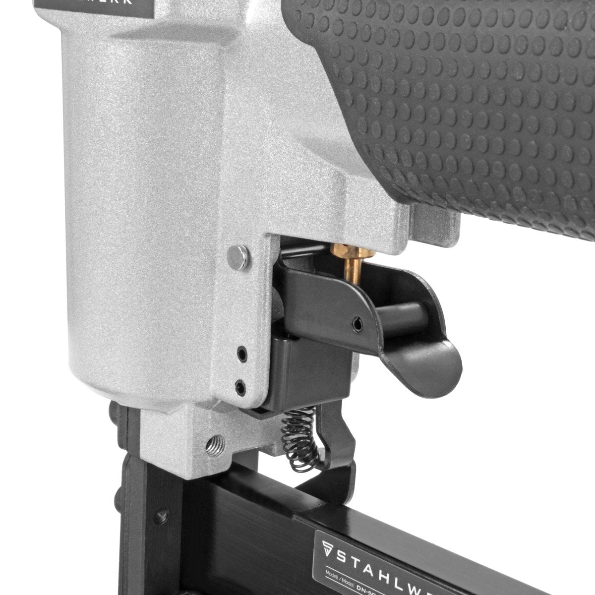 STAHLWERK Druckluft Nagler DN-50 ST 2 in 1 Nagelpistole | Tacker | Streifennagler | Klammernagler mit 5-7 Bar Arbeitsdruck, Metallgehäuse, geeignet für 18 Gauge Nägel und Tackernadeln inklusive Zubehör und Transportkoffer