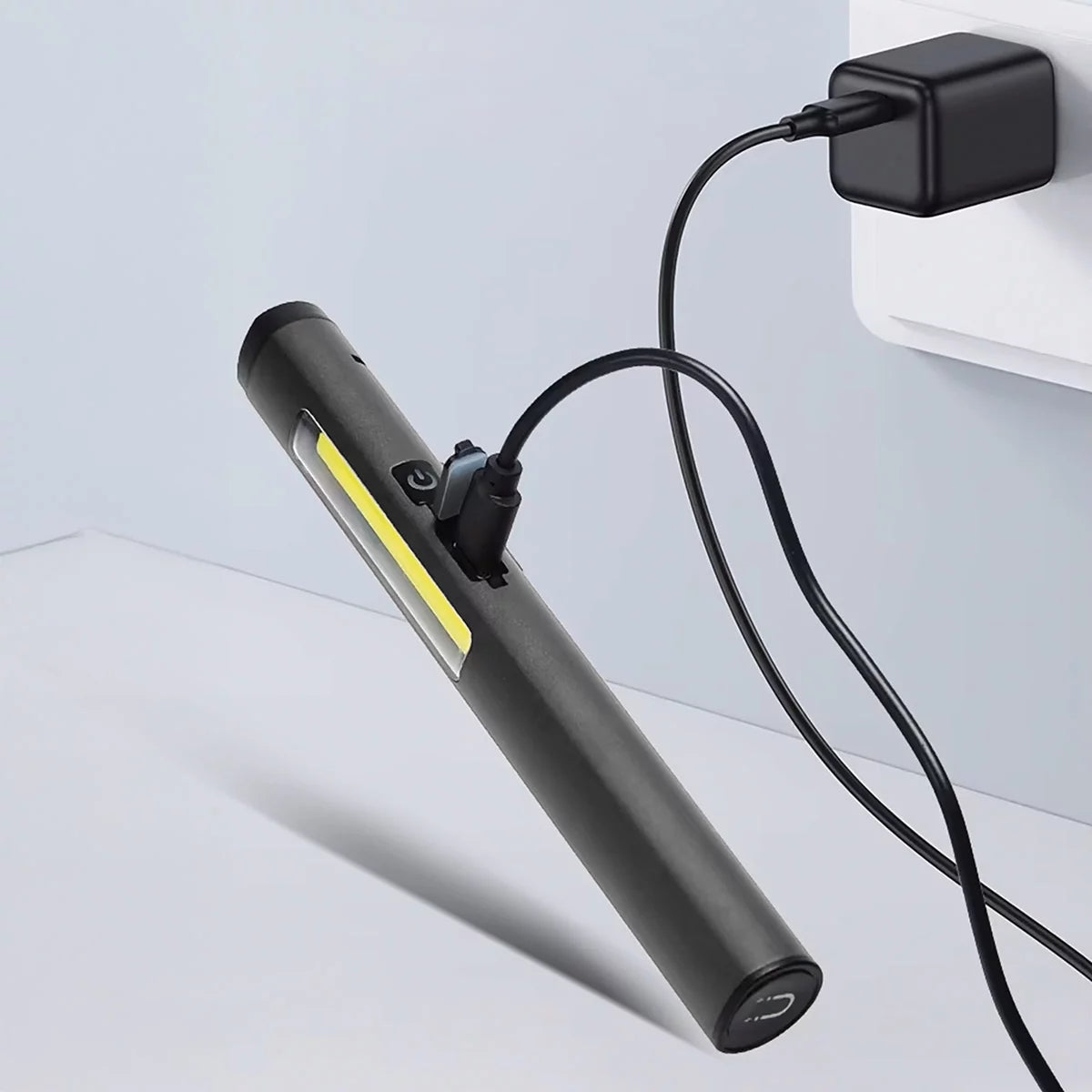 Luz de trabajo LED de Steelworks | Potente lámpara estable con linterna COB | Lámpara de taller con soporte magnético | Conexión USB-C | Batería de 600 mAh | Rápidamente recargable | Lámpara LED universalmente utilizable
