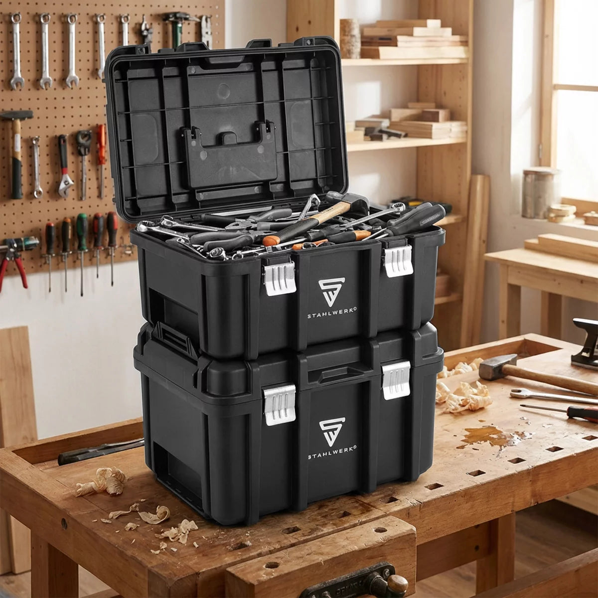 STAHLWERK Toolbox Set | 3 stapelbare Werkzeugkisten | Fahrbarer Werkzeug-Trolley mit Rollbrett | Flexibles Modul-System mit Sortimentsboxen | Mobile Werkzeugboxen mit Kleinteil-Organizern