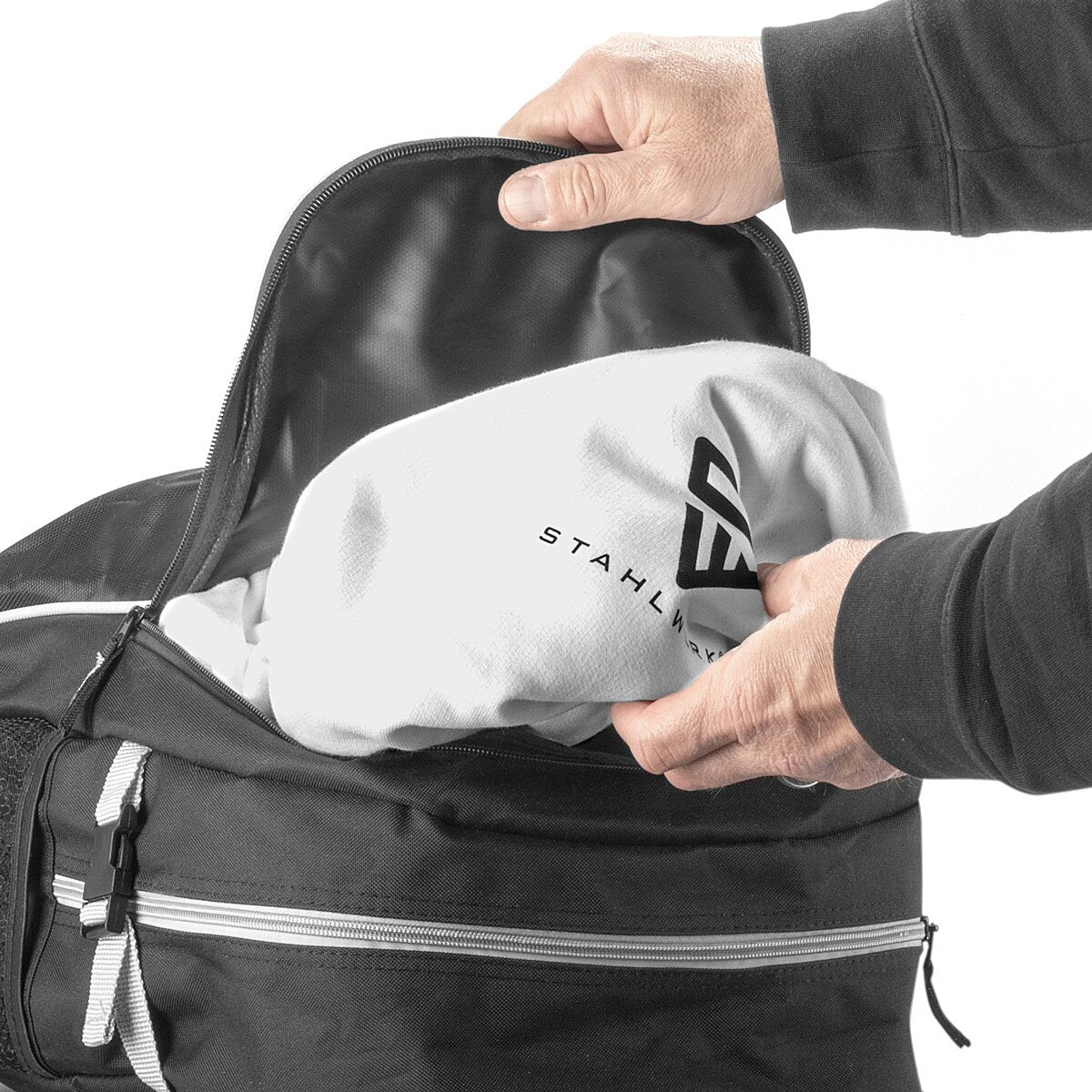 Steelwork Practical recreational backpack 27 liters, sports backpack made of robust and water-repellent ripstop polyester, daypack | Hand luggage | Reiserucksack with two large compartments