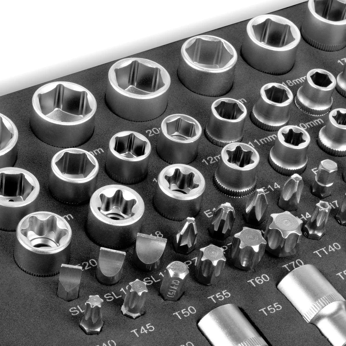 Steelworks 186-part bit and socket key set in a workshop car insert | High quality CRV tool | 3/8 ", 1/2" and 1/4 "Ratchet, bit and socket key set | with torque wrench 20-210 Nm