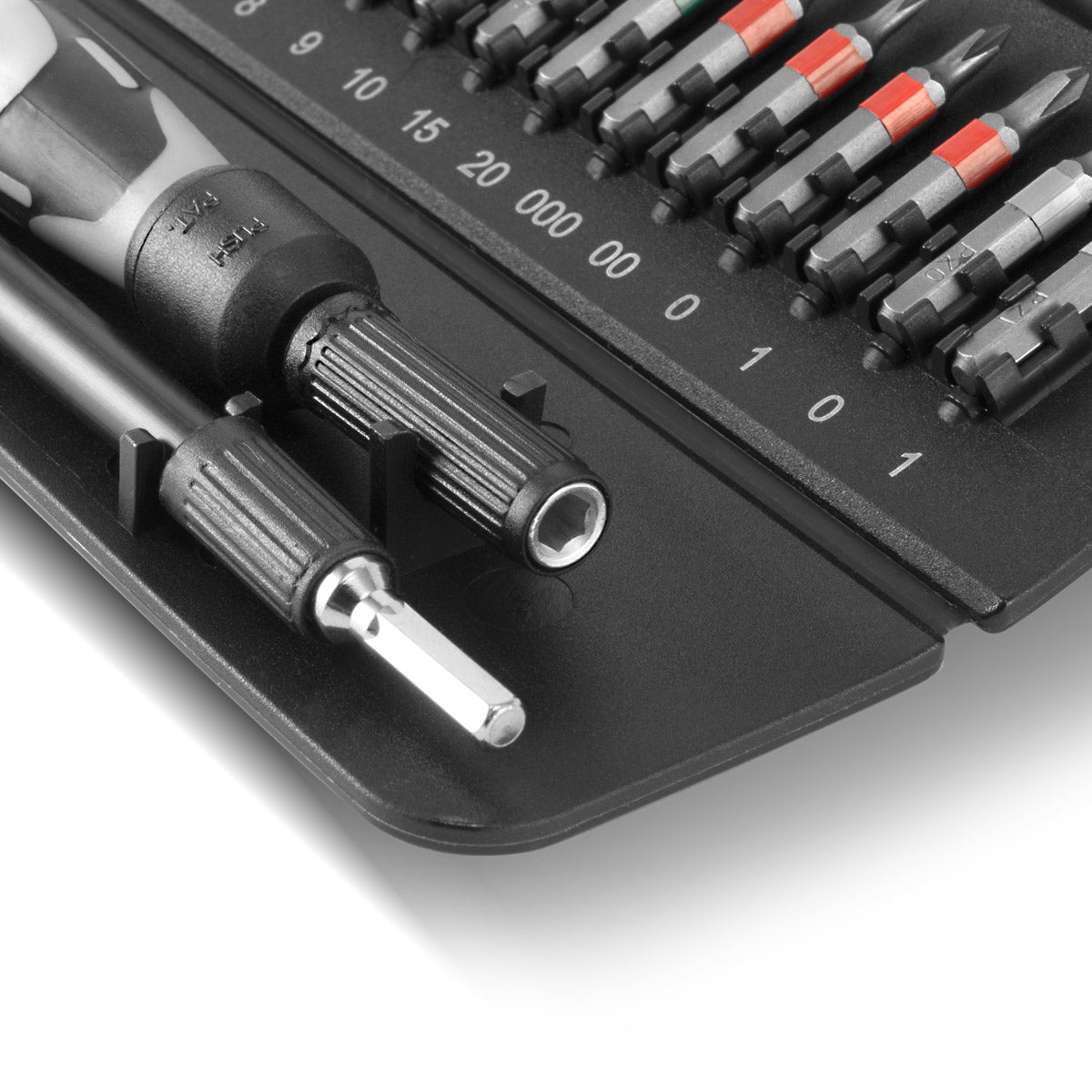 Steelworks Charrover di precisione in 32 parti e set di bit in vanadio cromatico con estensione flessibile e manico telescopico