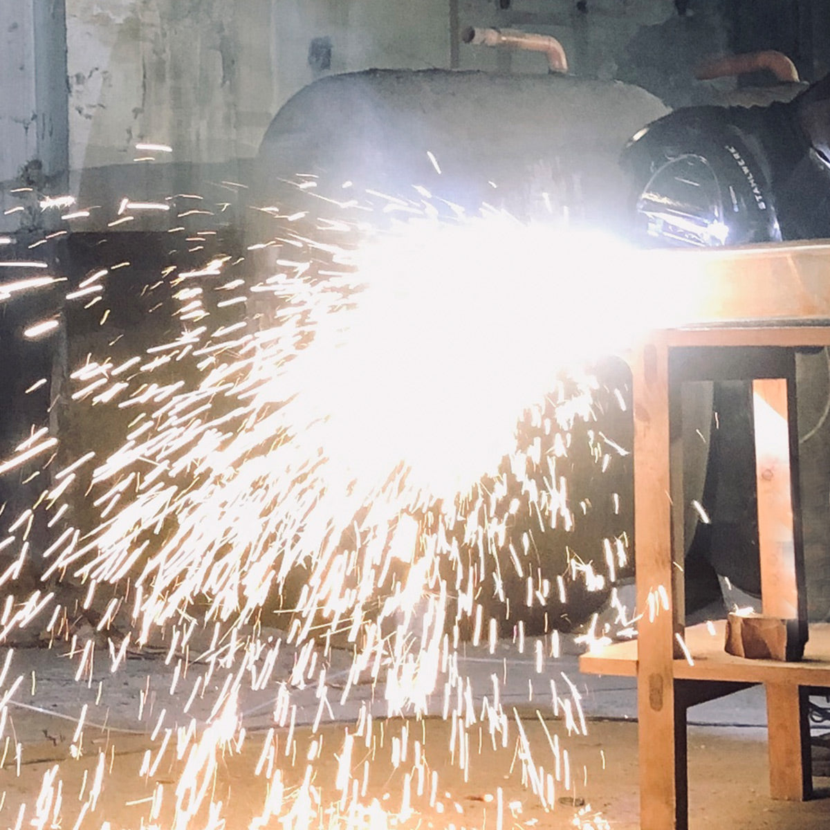 Cinta para la cabeza STAHLWERK para cascos de soldadura fabricada en plástico de alta calidad con múltiples opciones de ajuste, ajuste ergonómico, almohadilla para la cabeza integrada y banda para el sudor reemplazable